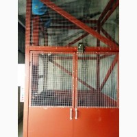 Шахтный электрический складской подъёмник-лифт г/п 1 тонна, 1000 кг. под заказ. Монтаж