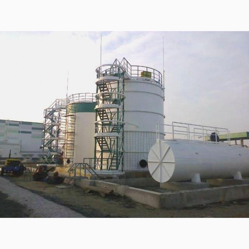 Фото 3. Резервуары для растительного масла, аммиачной воды, бензина объемом от 56 до 5000 м3
