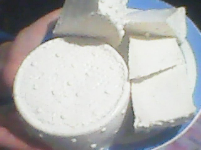 Фото 2. Очень вкусная, нежнейшая брынза - сычужный рассольных сыр, изготовленный из козьего молока