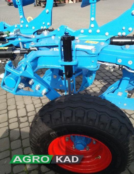 Фото 5. Плуг оборотный LEMKEN Juwel MVT 3L100