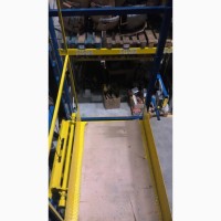 Подъёмник-лифт в металлической несущей шахте под заказ