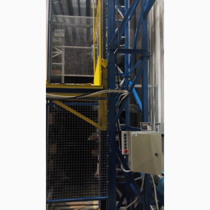 Фото 4. Подъёмник-лифт в металлической несущей шахте под заказ