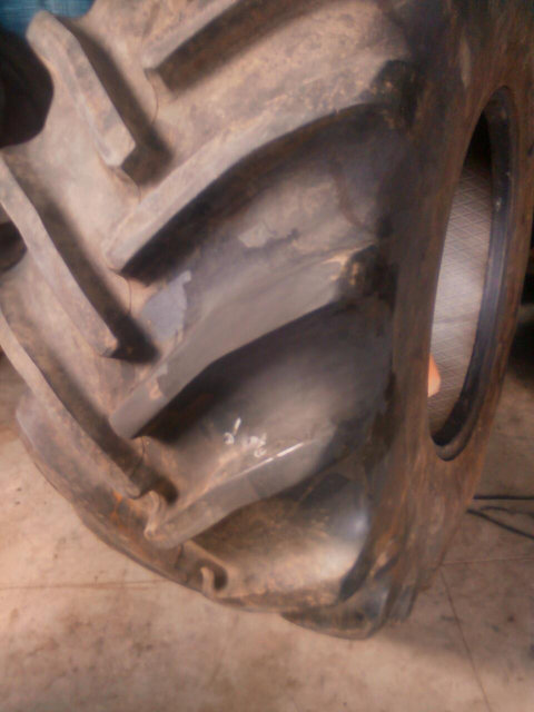 Фото 2. Ремонт грузовых шин. Восстановление грунтозацепа на новой/бу шине