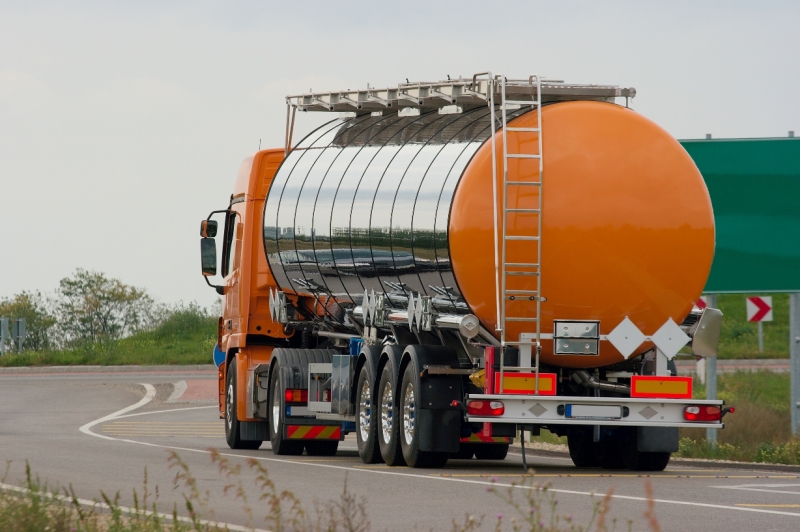 Фото 2. Перевозки наливных грузов, химических АДР грузов по Украине и Европе