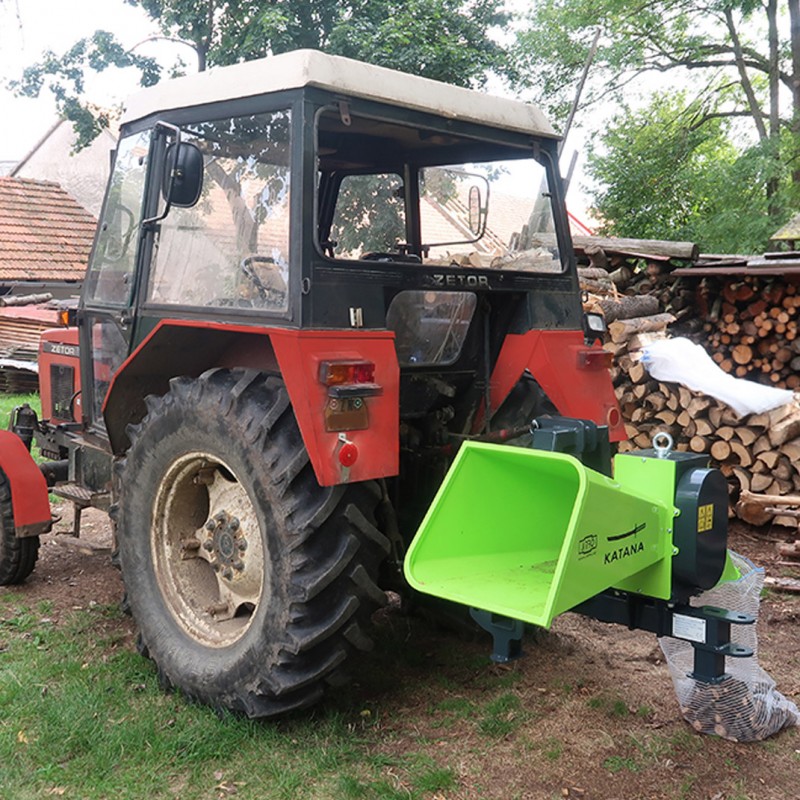 Фото 14. Измельчители древесных отходов на дрова Jirbo (Чехия)