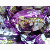 Клубника в шоколаде. Шоколадные конфеты в ассортименте от производителя