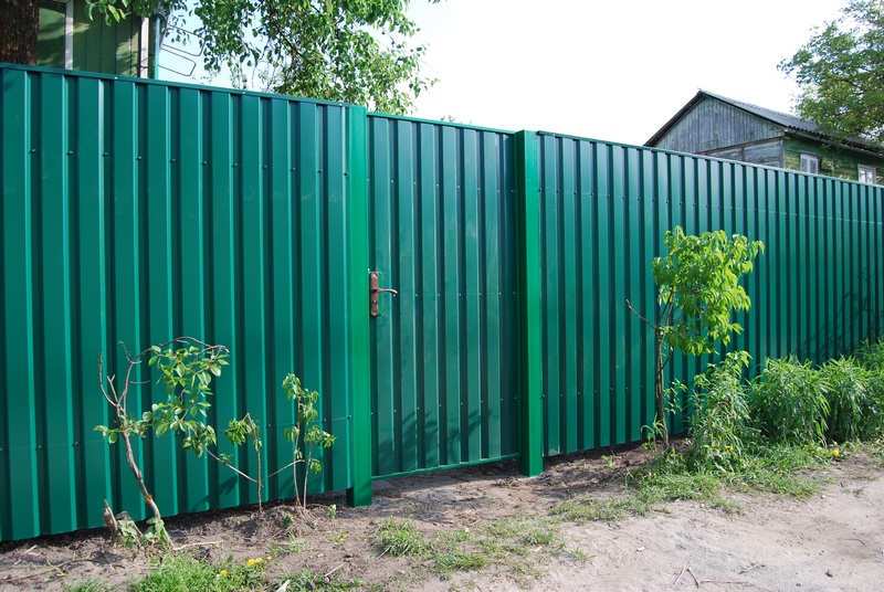 Фото 5. Забор из профнастила с установкой под ключ в Запорожье